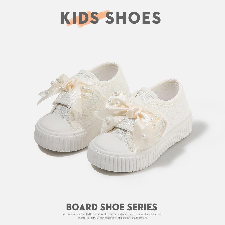 

2025 Spring and Autumn Children s Canvas Shoes Soft Sole Soft Surface Girls Board Shoes Bow Pearl Velcro Baby Fashion 20
