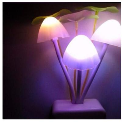 LED noční světlo s vestavěným citlivým světelným senzorem, kreativní lampa s ovládáním světla v podobě vodních rostlin a lotosového listu