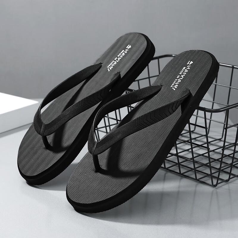 

Летние шлепанцы Union Messenger на широком ремешке