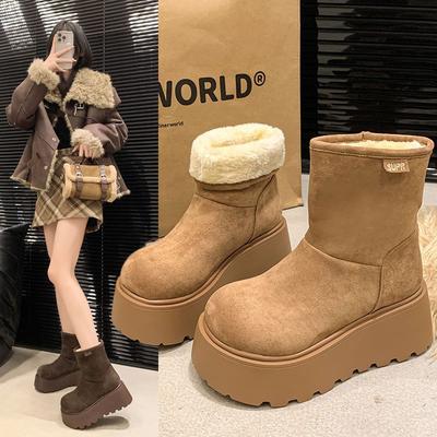 Im Winter 2025 sind die neuen hochschaftigen Leder-Martin-Stiefel mit dicker Sohle für Damen modisch und vielseitig, lässig