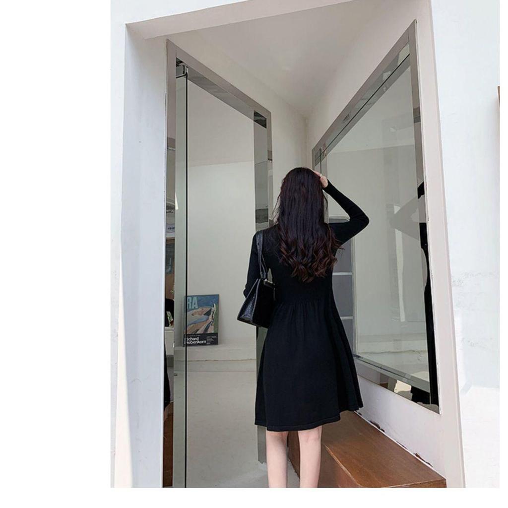 Schwarzes Wollkleid im Hepburn-Stil mit halbhohem Kragen für Herbst/Winter