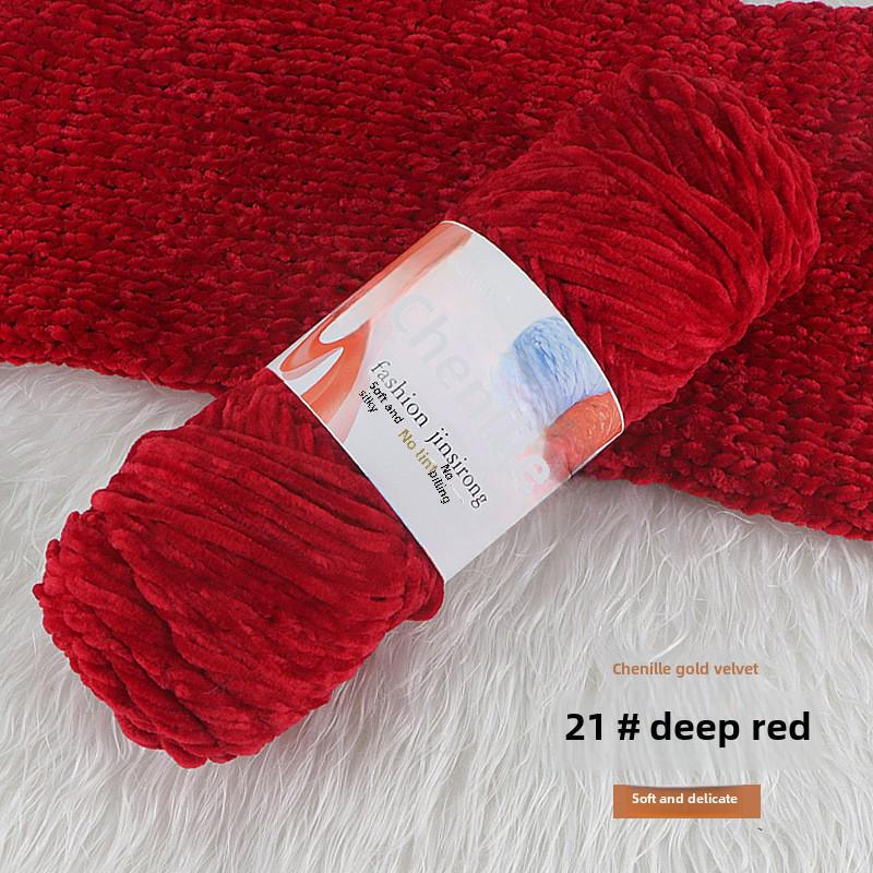 

Вязаный шарф, шапка, тапочки крючком из золотистого бархата синели, набор для самостоятельной работы из кукольной шерсти