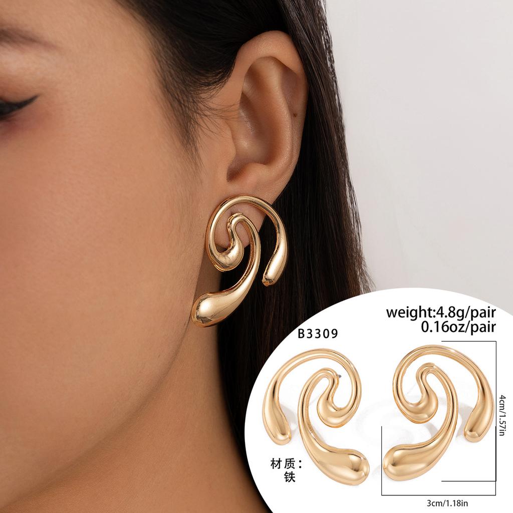 Street shots ins geometric metal earrings earrings design glossy surface comma water drop stud earrings female