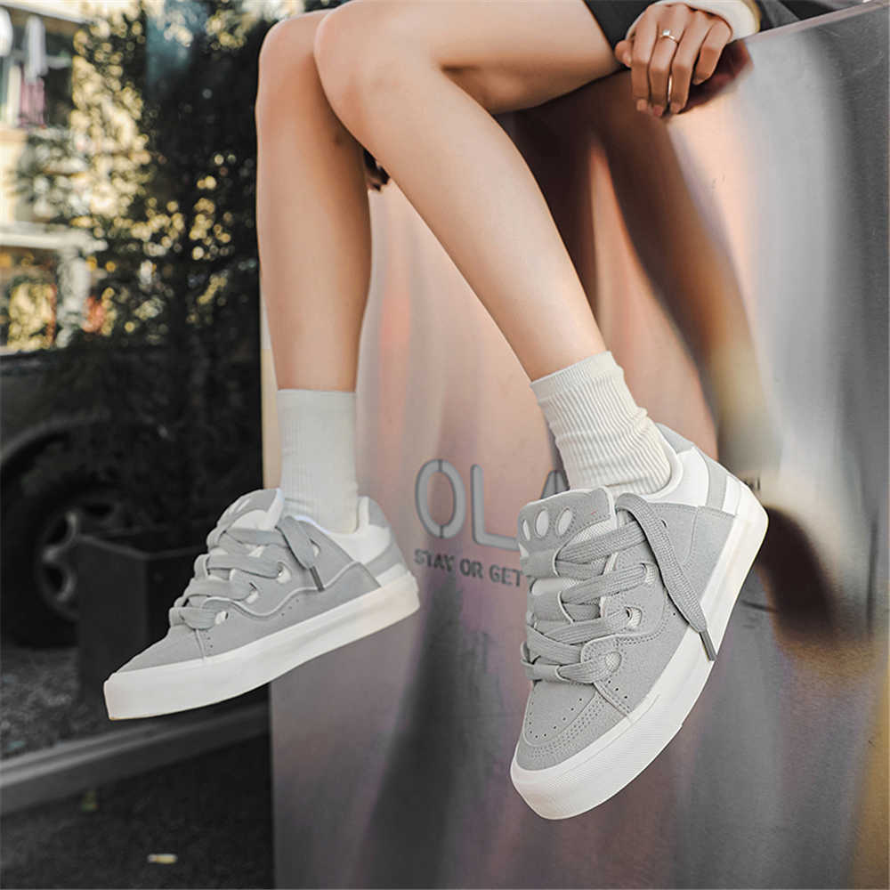 Fashion Number 44 Anti-skid Classic Dress Heels Retro Men's Sneakers Casual Dress Shoes Men Sport Models School Sapatos Items
