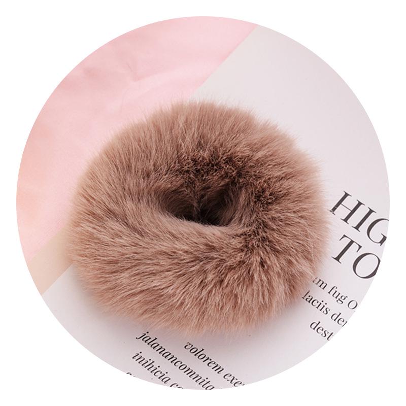 Cozy Fur Hair Tie: Soft, Charming Autumn/Winter Accessory for Adults