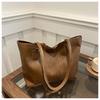 Korean Casual Large Capacity Women's Tote Bag - 2024 Trendy Simple Handbag for Versatile Commutes