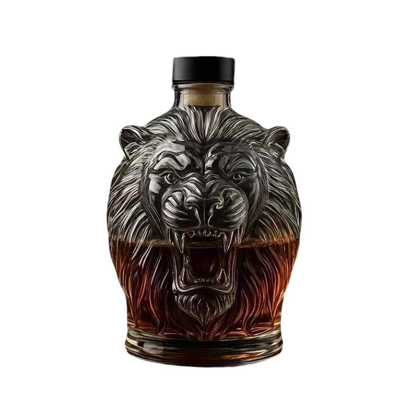 Caraffa Infusore Whiskey 'Lion's Roar' Transfrontaliera con Design a Testa di Leone