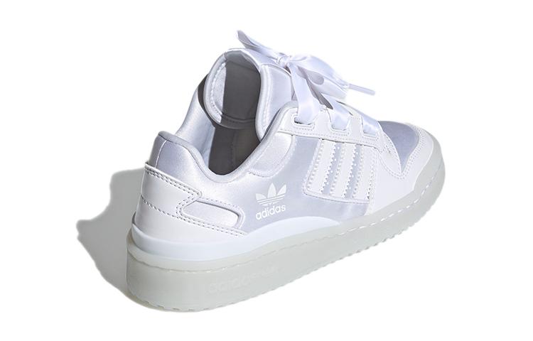 adidas Originals FORUM Synthetic Leather Abrasion Resistant Low Top Kids' Skateboarding Shoes White H68194