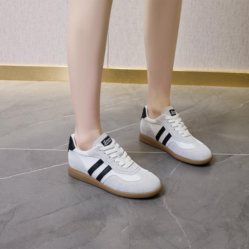 2025 New Leather Sports Shoes Women's Platform Inner Height Increase Casual Moral Training Shoes Women's Light and Comfortable Color Matching Forre