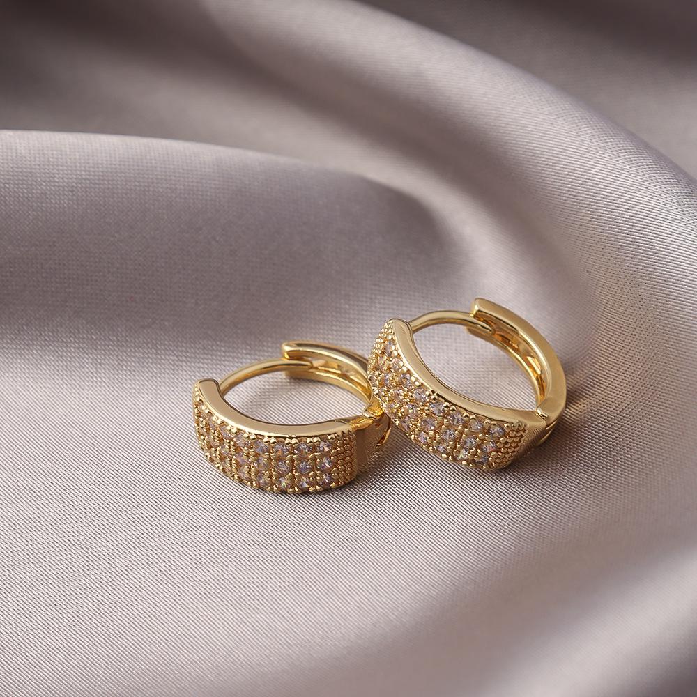 

Посеребренные серьги-пусеты с цирконами | Роскошные каффы | Невыцветающий ретро-дизайн