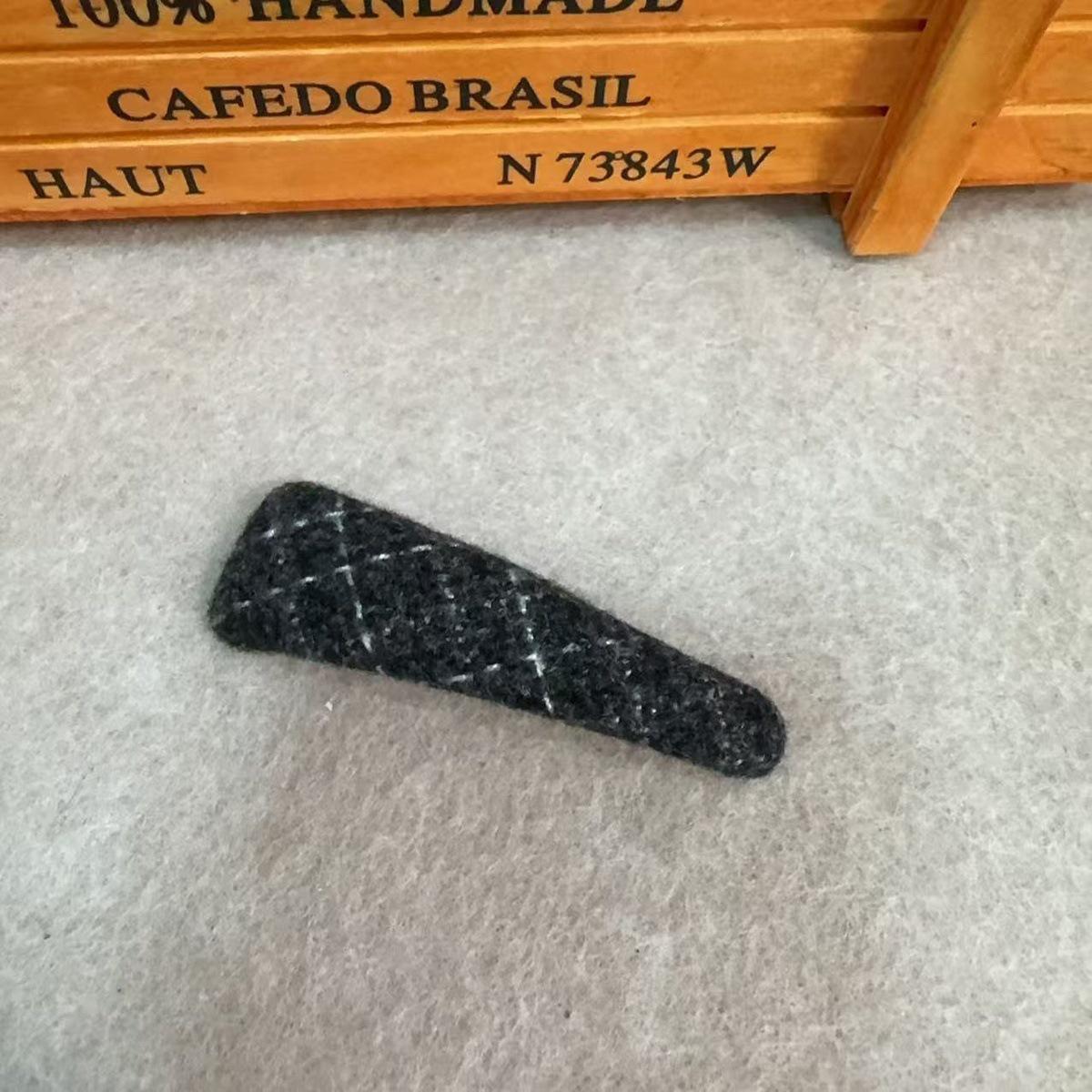 Korean Style Retro Twill Knit Hair Clip – Versatile Bangs & Flyaway BB Double Clip