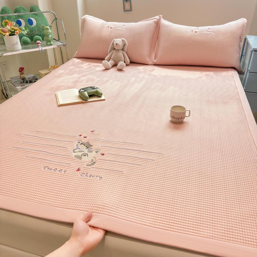 Class A Summer Cartoon Ice Bean Cooling Bed Sheet Set, Machine Washable, Breathable & Air-Conditioned, Three Pieces.