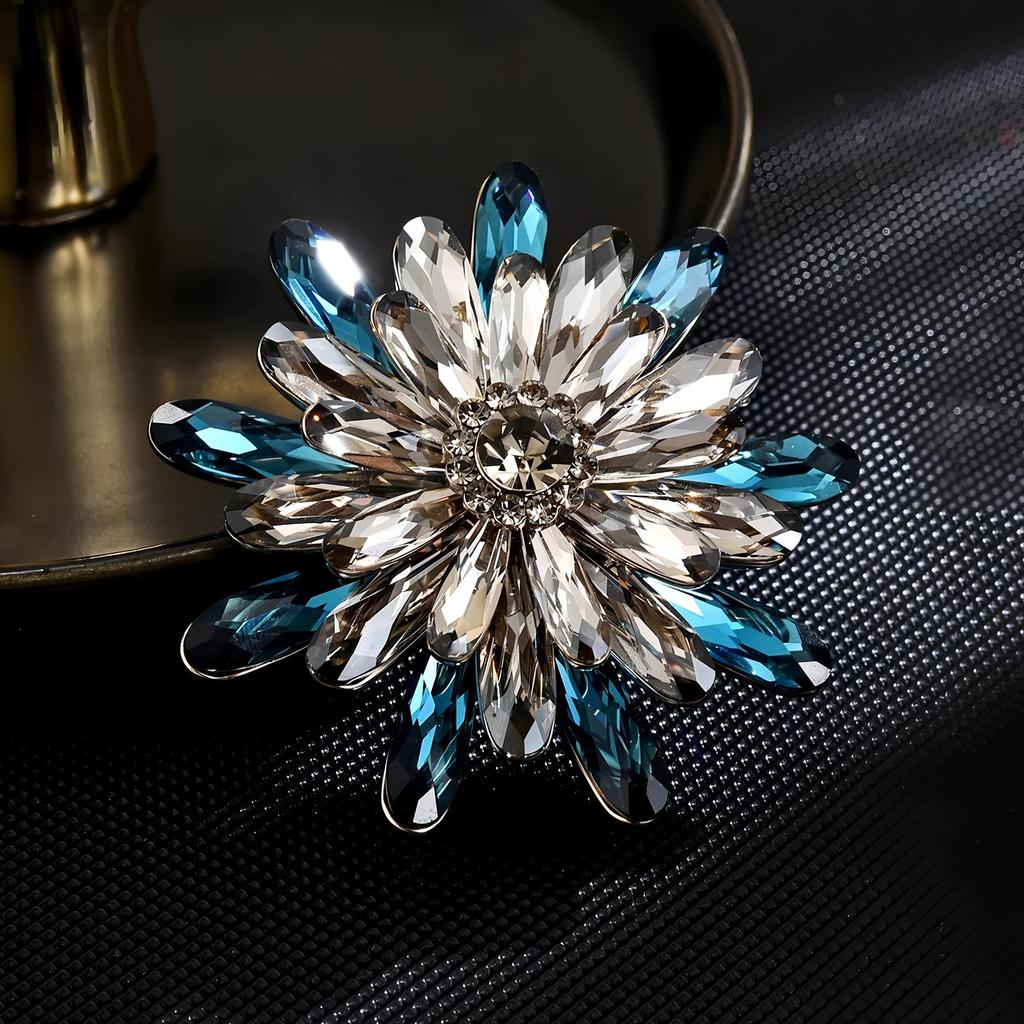 Retro Kristallblume, Hochwertige Damen-Leichtluxus und Hochwertige Florale Temperament Brosche