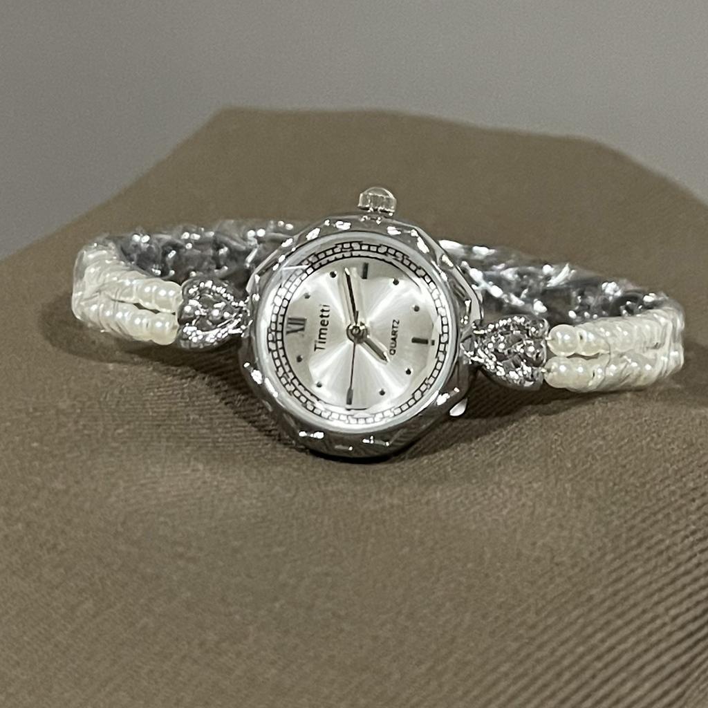 Small Light Luxury Exquisite Pearl Bracelet Watch Temperament Retro High Sense Versatile Fashion Watch Women