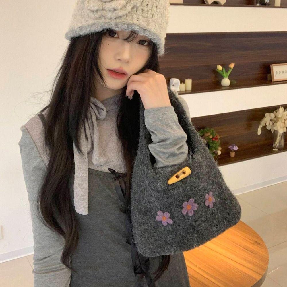 Horn Button Knitted Handbag Flower Phone Bag Casual Knitted Wrist Bag  Travel