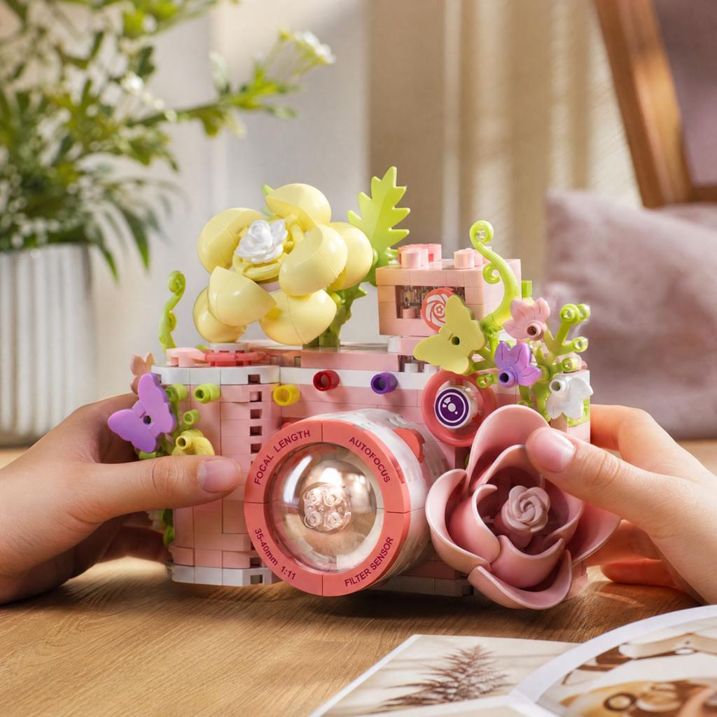 Building Camera Model Kit, Bricks DIY Assembly Camera Figurine for Display, Decorative Model Set for Adults