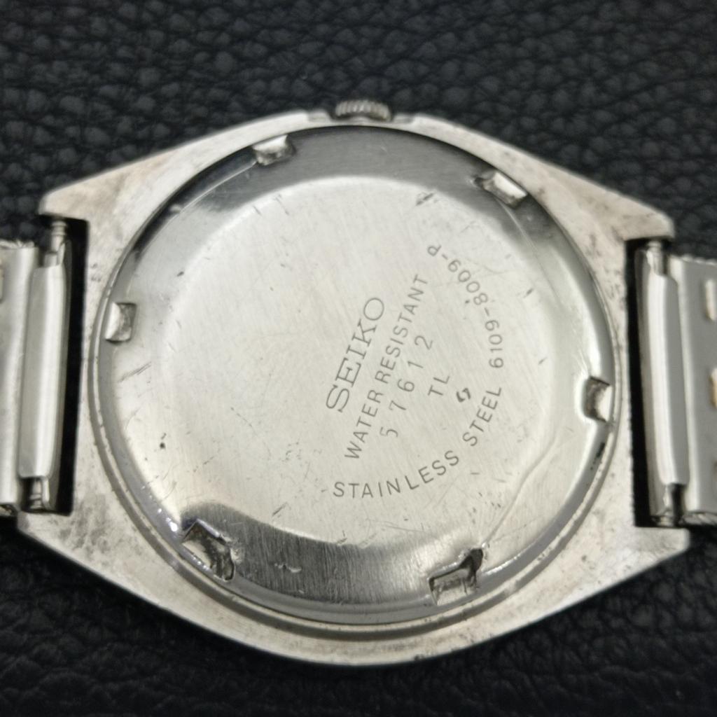 AUTOMATIC VINTAGE SEIKO 5 JAPAN MENS WHITE COLOR DIAL WATCH a702607-1