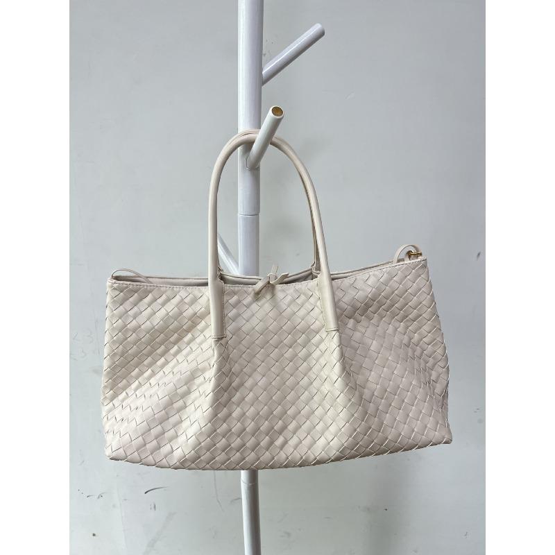 Frühlings- und Sommer-Neuheiten gewebte Damenhandtaschen, hochwertige tragbare Schultertaschen, geräumige Handtaschen für Pendler