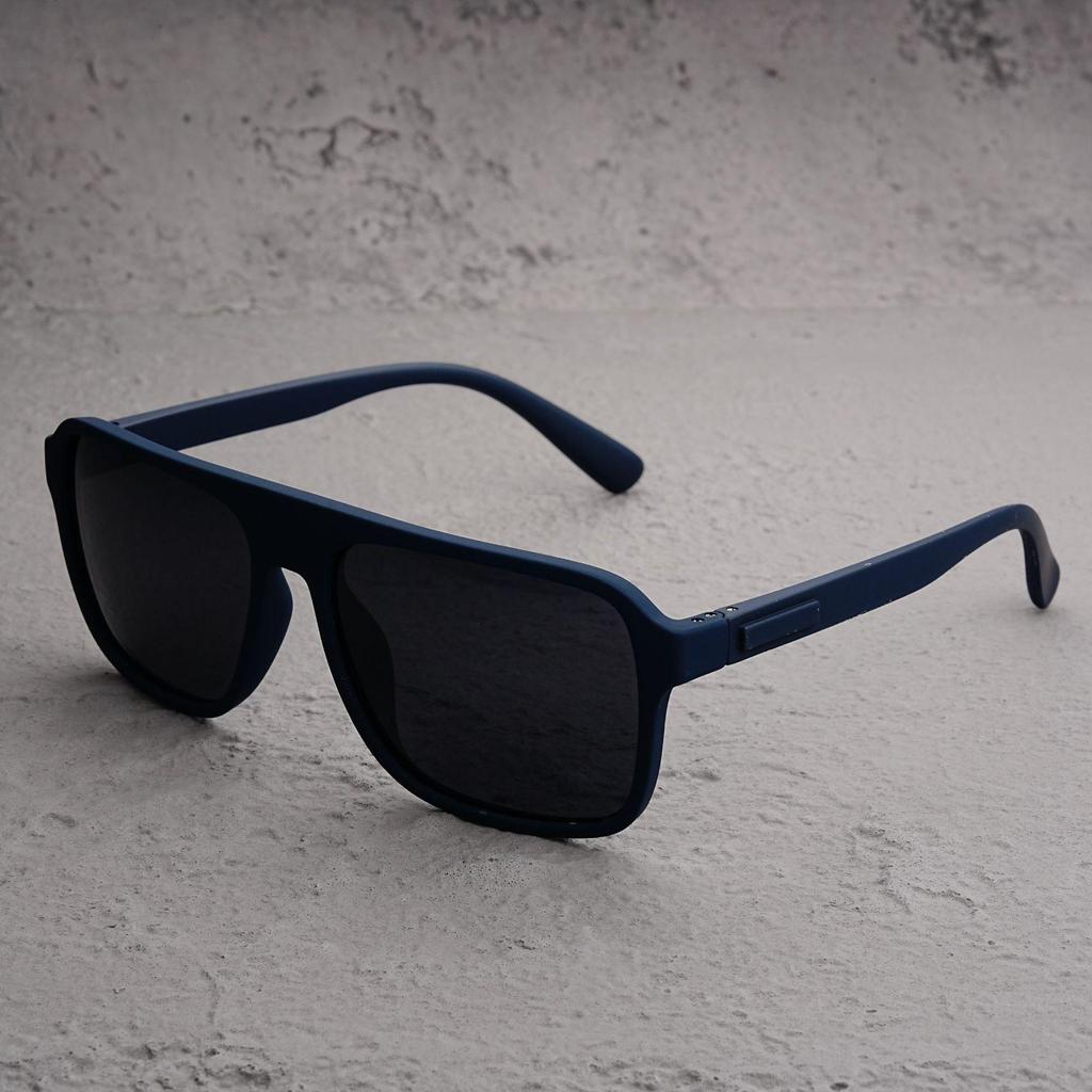 Pilot Men's Polarized Punk Style Sunglasses - Lightweight Sports Driving with Spring Hinges and Sun Protection.