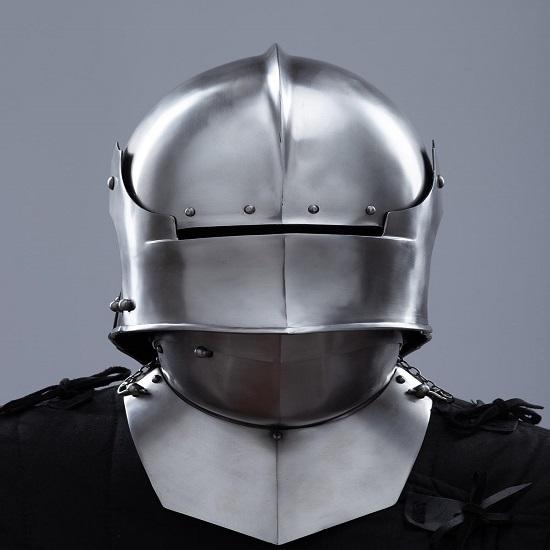 

Средневековый готический рыцарский шлем-армет ручной работы из полированной стали с забралом, доспехи XV века, закрытый шлем для LARP, косплея