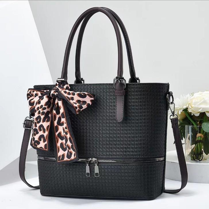 Trendy Women's Tote Bag For Autumn And Winter Stylish Shoulder Bag With Large Capacity