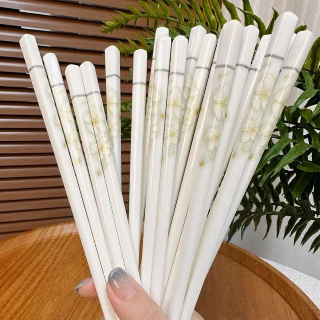 Non-slip Ceramic Chopsticks - Anti-mold, Antibacterial, High Temperature Resistant, Easy to Clean, High-grade Bone China Tableware for Home Use.