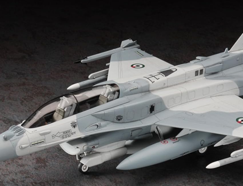Hasegawa UAE Air Force Block 60 Fighting Falcon Plastic Model Kit PT44 1/48 F-16F