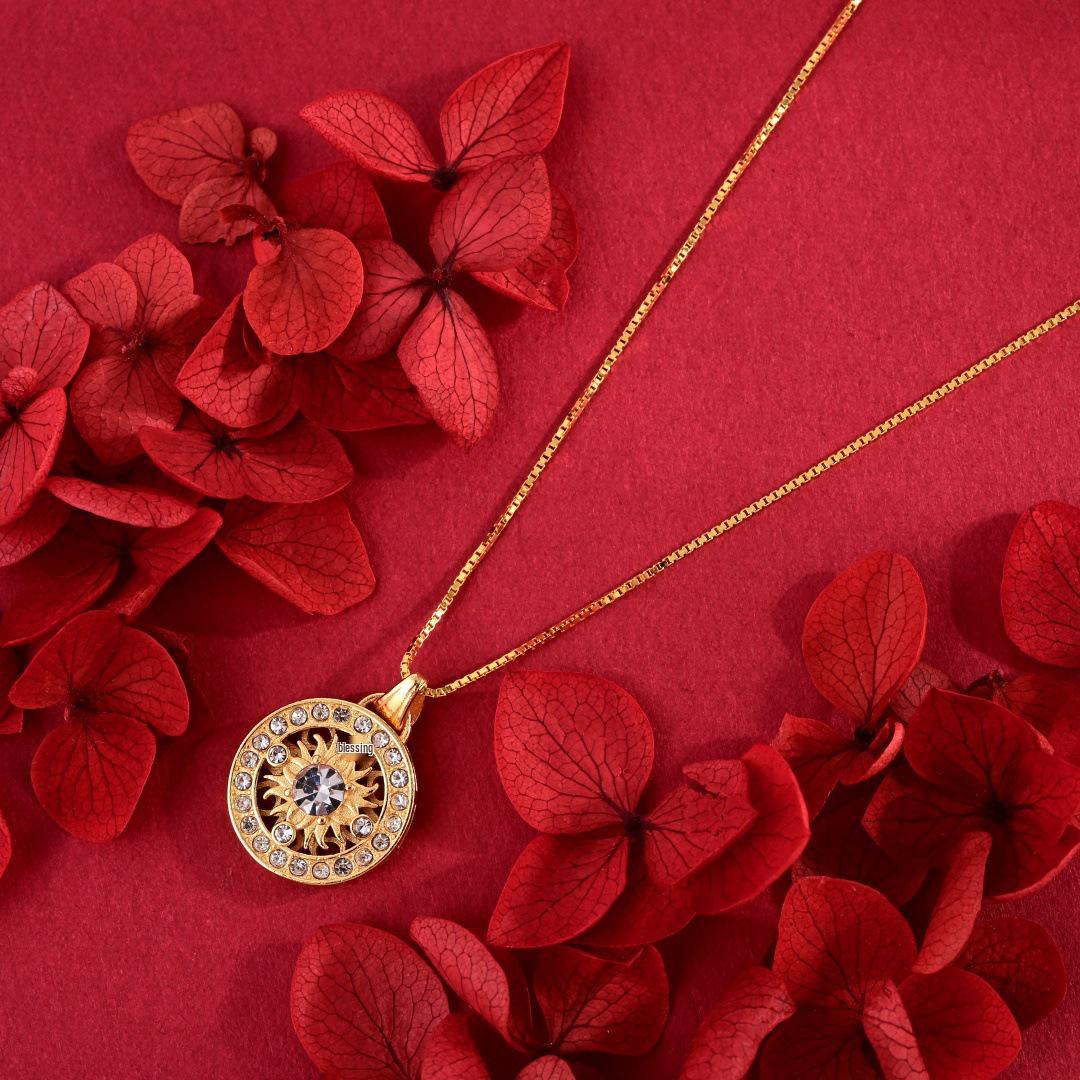 

Sterling Silver Sun Compass Pendant Necklace with Diamond Inlay - Exquisite Light Luxury Design X104 925 Silver золотой