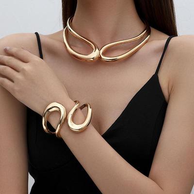 Europäisches und amerikanisches mehrlagiges Choker-Armband: Stilvoller, einzigartiger, extravaganter Schmuck für Damen