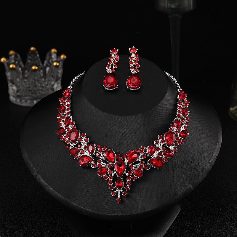 Retro Design European and American Crystal Gemstone Necklace Earrings Set Exquisite Design Fashion Temperament Bridal Jewelry 2026