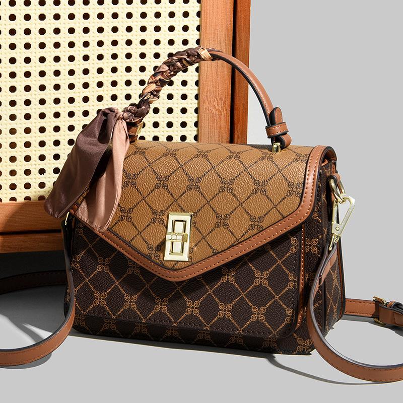 

Crossbody bag Classic handbag High-end sense versatile handbag Stylish and simple small square bag Women s bag