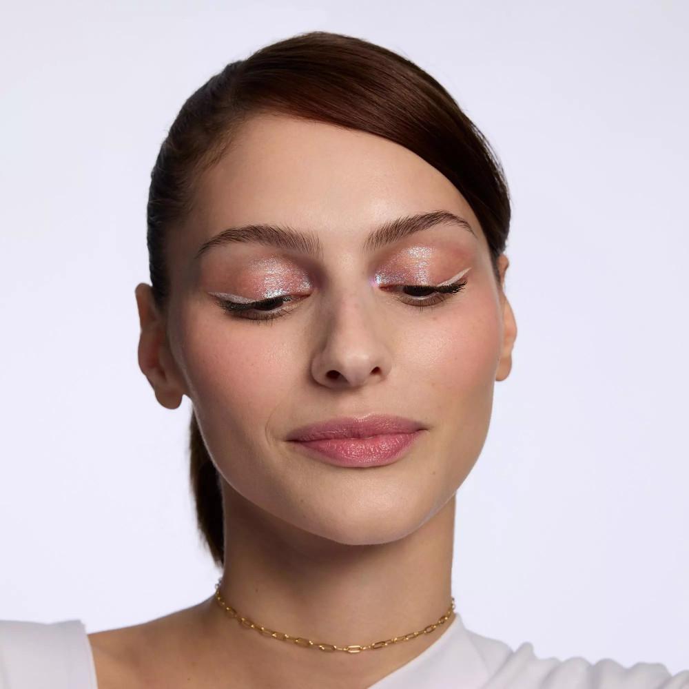 Catrice Tekutý oční stín Space Glam Chrome -