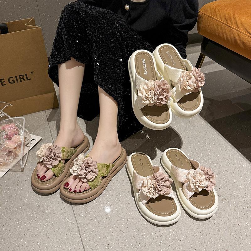Internettkändis blomma flip-flops kvinnor, sommar nya klämda fötter strand tjockbottnade svala tofflor, små tofflor