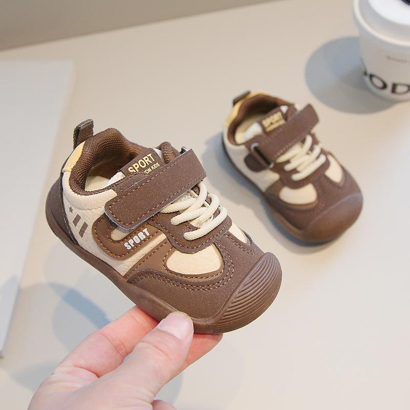 

New Style Baby Soft-soled Walking Shoes for Girls, Featuring Functional Design and Anti-slip Properties. 18 коричневый