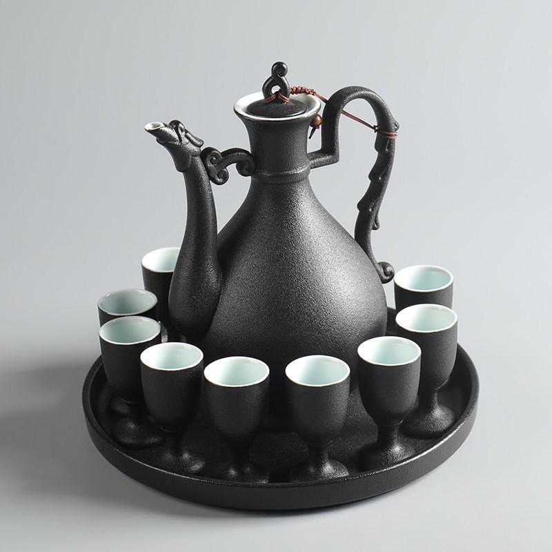 Antique Style Ceramic Wine Set: Decanter & Small Baijiu Cups