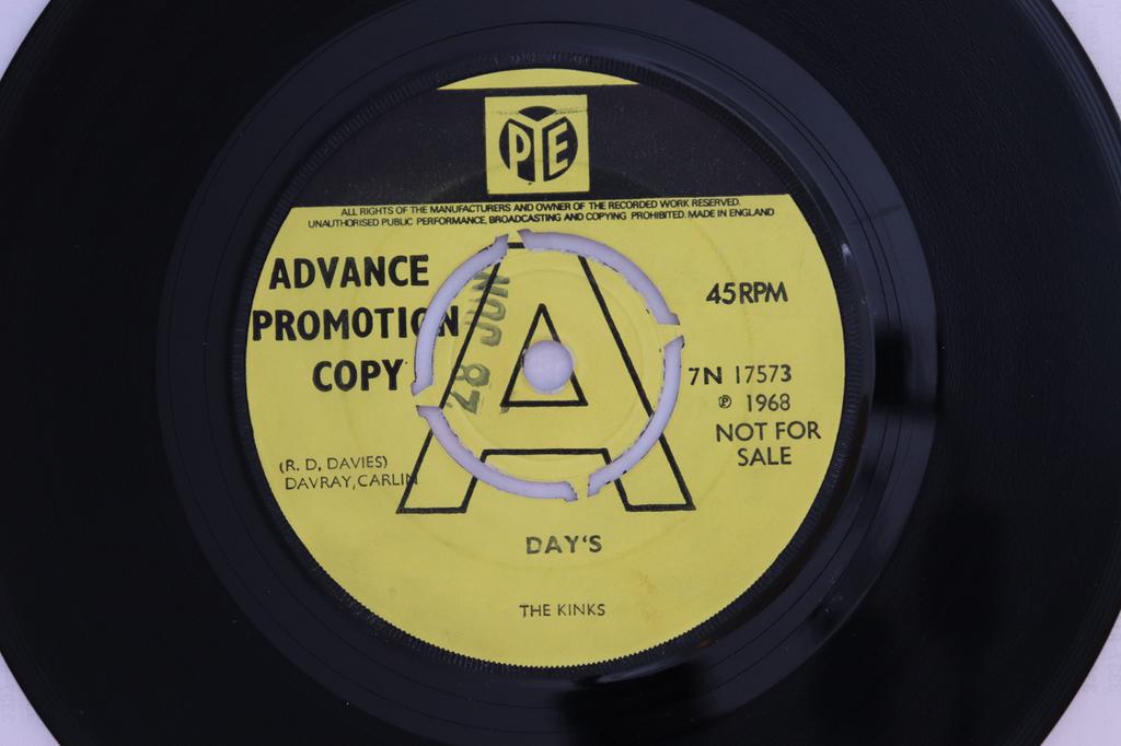 7palcová deska KINKS - Day's 7N17573PROMO Pye Records 1968 UK Rock Použitá
