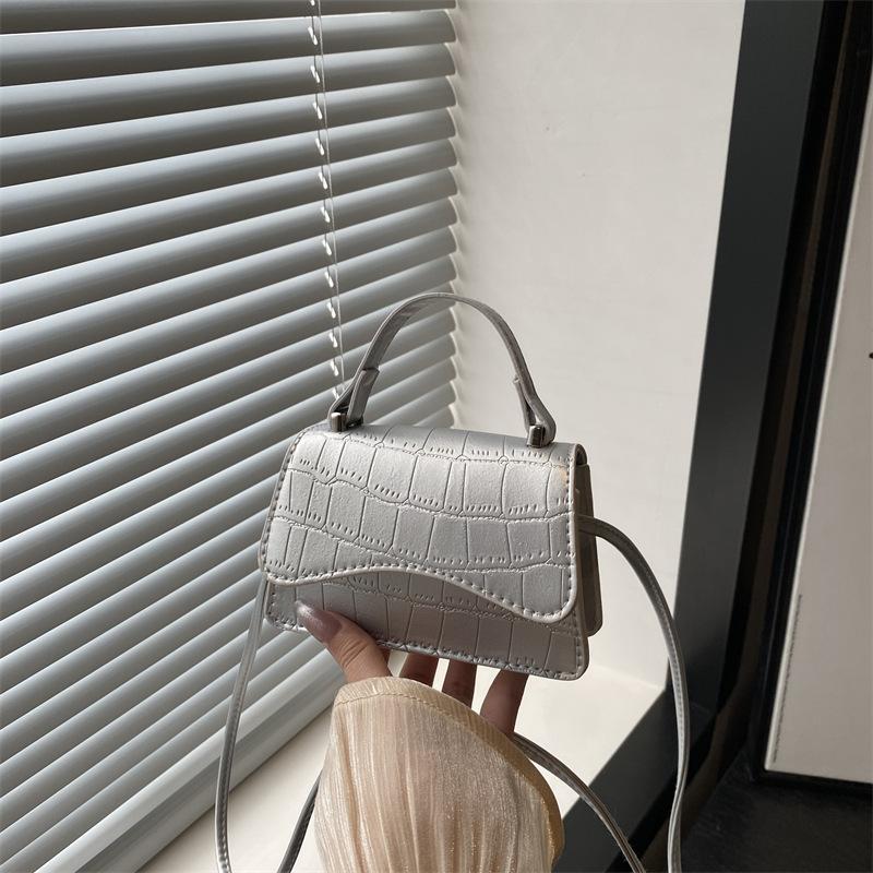 Women's Bag Autumn New Bag Niche Trend Messenger Bag Retro Versatile Commuter Small Square Bag Shoulder Bag