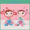Bonecas e peluches – Bonecas