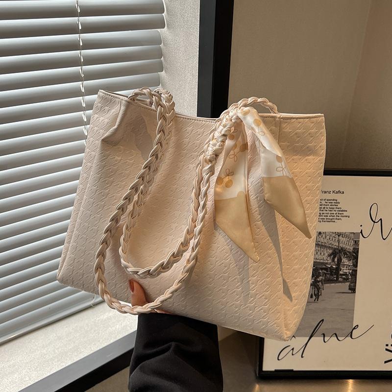 

High-end foreign-style large-capacity bag 2024 new women s bag autumn and winter popular tote bag fashionable commuter shoulder bag No specification білий