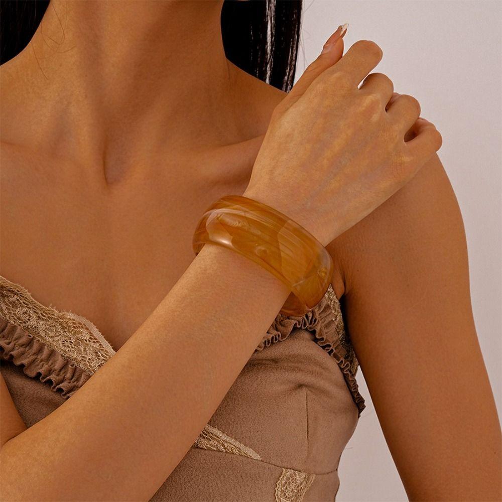 

Smudging Round Wide Bracelet Strip Retro Hand Ring Temperament Acrylic Bangle Women Style C