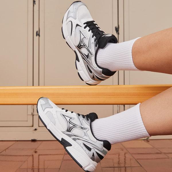 Mizuno Speed 2K Retro Leather Durable Breathable Shock Absorbing Low Top Running Shoes Unisex sneaker White Silver Black D1GH222909