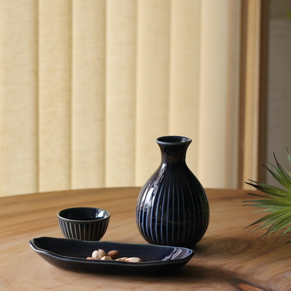 Dolce duo Sake Sake and Small Perfect for Evening and Snack Made in Mino Gift for 3-Piece Set Cup, Bottle, Bowl. Drinks, Sakeware, Plates. Japan,