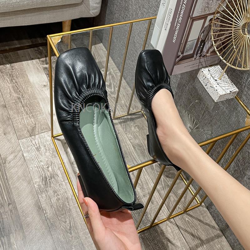 2025 widened grandma shoes women's super soft flat bottom soft leather pregnant women Peas comfortable thin small leather shoes