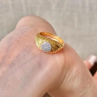 Leichter Luxus Vintage Diamantbesetzte Gewinderinge für Damen Hofstil Hochwertige Mode runder Kristallring feiner Schmuck