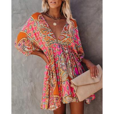 Vestito sexy con stampa a vita alta e colletto