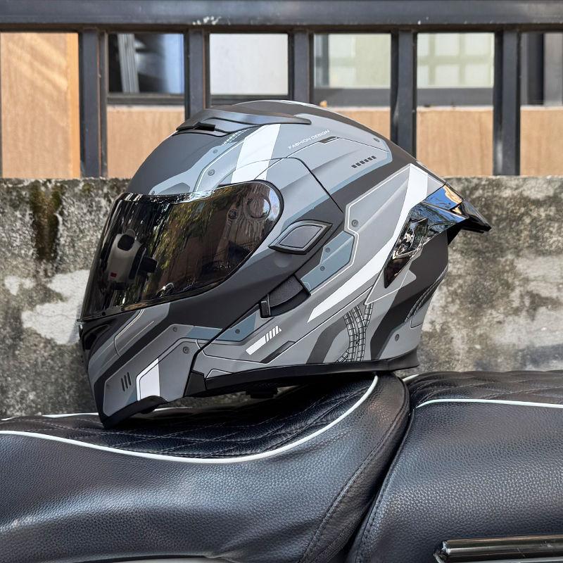 Motorcycle Helmets Men's and Women's Uncovered Helmets Winter Locomotive Helmets Four Seasons Bluetooth Riding