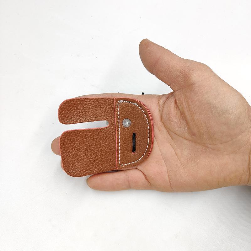 Traditioneller Fingerschutz für Recurvebögen, ein-/doppellagig, Mikrofasermaterial, angenehm zu tragen und langlebig.