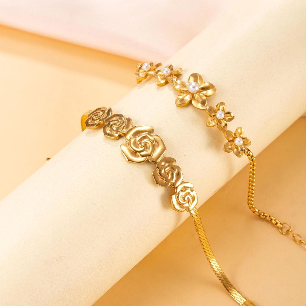 18k Gold Plated Titanium Steel Bracelet with Three-Dimensional Flower & Blade Chain Design