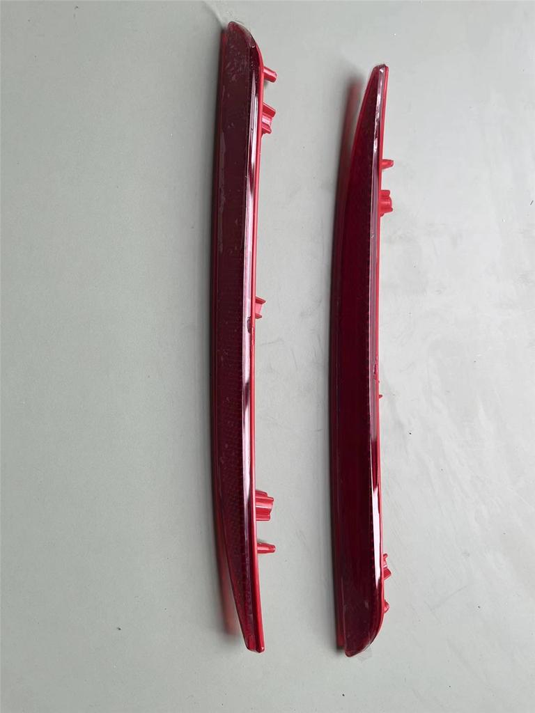 Pair of rear bumper reflectors, left and right sides, for the 2015-2018 Chrysler 300 sedan