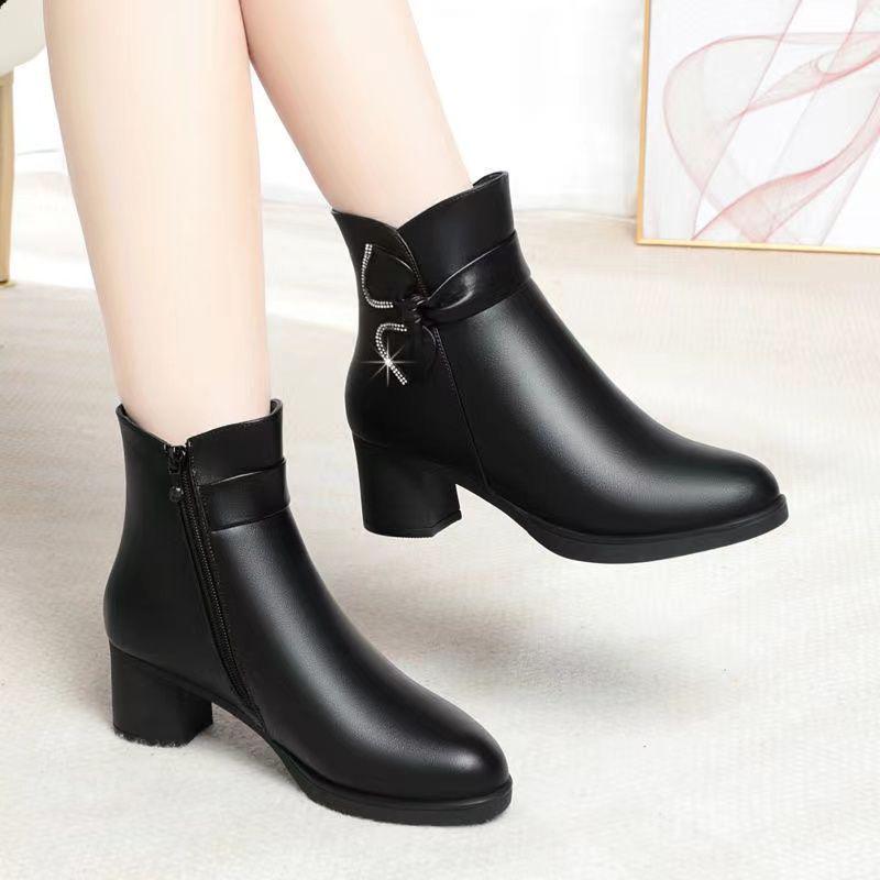 

Теплі шкіряні черевики на середньому підборі з високим верхом, м якою підошвою та нековзним дизайном для мам 38 чорний